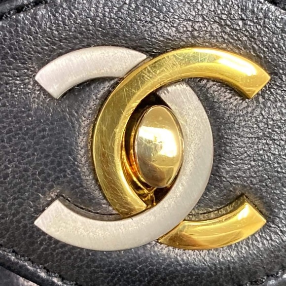 SOLD 🖤 Vintage Chanel Paris Double Flap Small - Picture 3 of 17